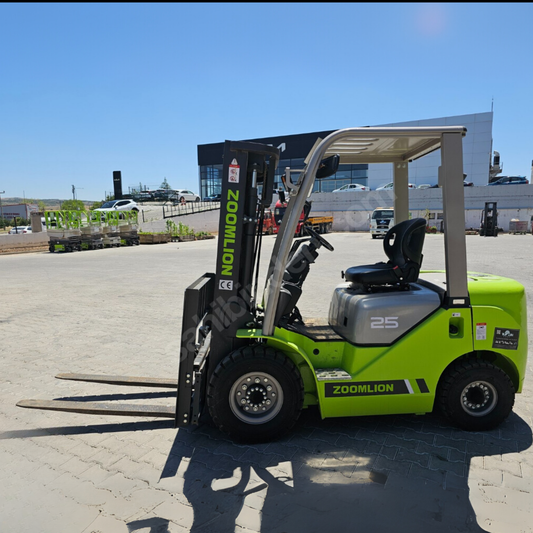 Diesel- und Elektro-Mietstapler von 2 bis 12 Tonnen